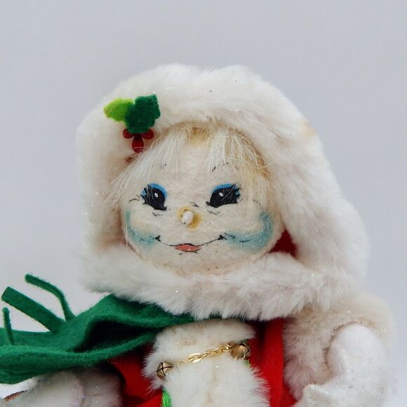 Annalee Snow Woman Basket Pinecones Holly Christmas 10" Decoration Holiday Decor - Picture 9 of 11